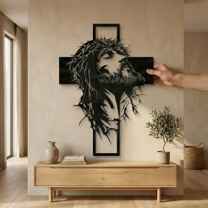 Modernus metalinis sieninis kryžius | JESUMET